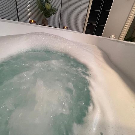 Chill Lux Spa Unit นอร์ทเลคส์ ภายนอก รูปภาพ