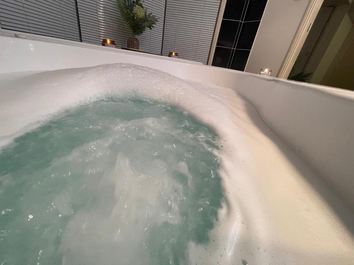 Chill Lux Spa Unit นอร์ทเลคส์ ภายนอก รูปภาพ
