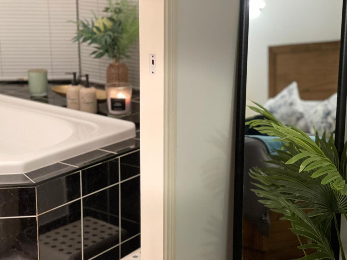 Chill Lux Spa Unit นอร์ทเลคส์ ภายนอก รูปภาพ